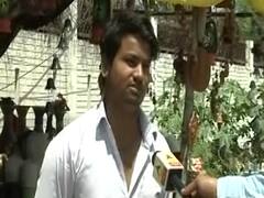 9 बजे 9 मिनट: Lucknow में खुली दिये की दुकानें, सोशल डिस्टैंसिंग के लिए लोगों ने बनाए गोले