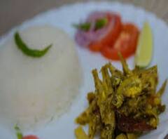 লকডাউনে কমিউনিটি কিচেন গড়ে এলাকাবাসীর কাছে খাবার পৌঁছে দিচ্ছে নিউ ব্যারাকপুর পুরসভা