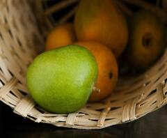 Ratnagiri Mango Loss | लॉकडाऊनमुळे आंबा वाहतूक थांबली, बागायतदार अडचणीत, लॉकडाऊन वाढल्याने आंबे सडण्याचीही भीती