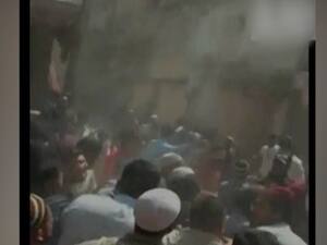 Police attacked in Pak's Karachi for stopping lockdown violators 