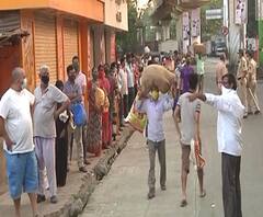 Coronavirus | ग्राहकांच्या गर्दीमुळे बोरिवलीतील भाजीमार्केट आता पोलिस स्थानकासमोर