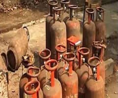 কমল ভর্তুকিহীন রান্নার গ্যাস, বাড়ল পেট্রোল-ডিজেল