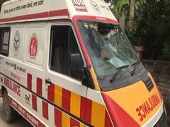 Moradabad: Stones pelted at ambulance carrying corona patient