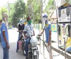 Petrol Diesel For Essential Services Only | परभणीत फक्त अत्यावश्यक सेवेतील वाहनांनाच पेट्रोल डिझेल