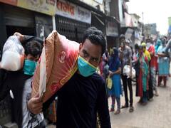 COVID 19: कोरोना का पहला मामला आने के बावजूद धारावी में सोशल डिस्टैसिंग का पालन नहीं