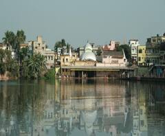 এক ঝলকে: রেশনবিলিতে অনিয়মের অভিযোগ, ডিলারকে মন্ত্রীর ধমক- আরও খবর 