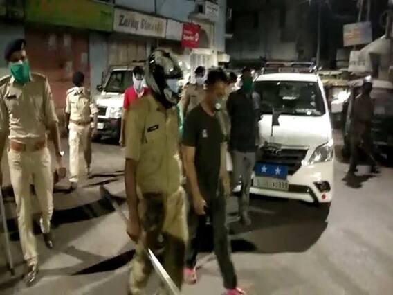 વડોદરાઃ પોલીસ સાથે બોલાચાલી કરનાર યુથ કોંગ્રેસના પ્રમુખ અસફાક સહિત 11 પથ્થરબાજોની કરી ધરપકડ