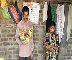 Coronavirus | संचारबंदीमुळे व्यवसाय हिरावला; खेळणी विकणाऱ्या उमेश धोटेंची पोटासाठी पायपीट