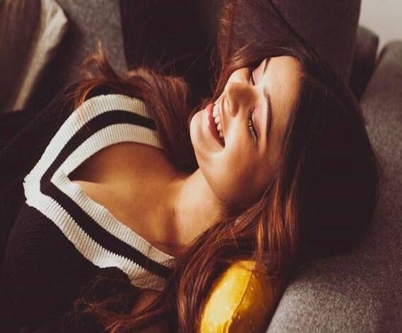 লকডাউনে বাড়ি পরিচ্ছন্ন রাখার বার্তা ঋতাভরীর, সায়ন্তিকার টি-শার্ট চ্যালেঞ্জ: দেখুন টলিতারকাদের অবসরযাপন