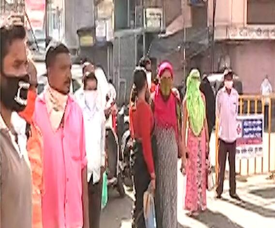 Coronavirus | पुण्यात खडकमाळ परिसरात लॉकडाऊनला हरताळ; लोक घराबाहेर