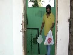 COVID 19: Delhi के मालवीय नगर में जरूरतमंदों तक खाना पहुंचाने की अनूठी पहल