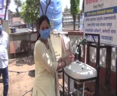 Sawantwadi Sanitation | सावंतवाडीत मुख्याधिकाऱ्यांची रस्त्यावर उतरत औषध फवारणी, नगर परिषदेकडून निर्जंतुकीकरण मोहीम