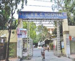 করোনা থেকে সুস্থ হয়ে বাড়ি ফিরলেন বেলগাছিয়া বস্তির বাসিন্দা 