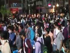 कोटा बस स्टैंड पर सोशल डिस्टेंसिंग का उल्लंघन, छात्रों को वापस लाने के लिए UP सरकार ने भेजी थीं बसें