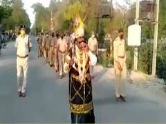 Ayodhya: Policeman disguised as Yamraj appeals people to stay at home