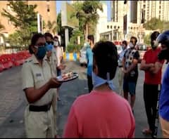 Maharashtra Lockdown | ठाण्यात लॉकडाऊन असतानाही घराबाहेर पडलेल्यांची पोलिसांकडून आरती