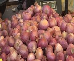 Onion Rates Falls | कोरोनामुळे कांद्याचे भाव गडाडले, सोलापूरमध्ये 20₹ किलोने कांदा, सोलापूर APMC 2 एप्रिलपासून बंद