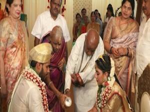 Karnataka: Amid lockdown, former CM's son gets married | Sansani