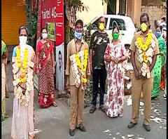 Coronavirus | कोल्हापुरात सफाई कर्मचाऱ्यांना सलाम, नोटांचा हार घालून कृतज्ञता व्यक्त