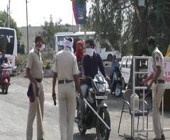 Lockdown | वाशिमच्या सीमेवर पोलिसांचा चोख बंदोबस्त, वाहनांची कसून तपासणी 