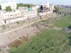 રાજકોટઃ આજી નદીના પટમાં ક્રિકેટ રમી રહ્યા હતા યુવકો, ડ્રોન જોતા જ થઈ ગઈ દોડાદોડી, જુઓ વીડિયો