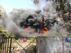 અમદાવાદઃ શાસ્ત્રીનગરના શોપિંગ સેન્ટરમાં લાગી આગ, કેવી રીતે લાગી આગ? જુઓ વીડિયો 