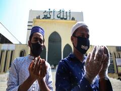 Darul Uloom Deoband issues fatwa, only 5 can offer Namaz at mosque