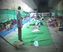 KEM Cancer Patients on Road | केईएम हॉस्पिटलमधील कॅन्सरचे रुग्ण पुलाखाली, वांद्र्यातील कॉलेजमध्ये आसरा मिळणार, महापौरांचं आश्वासन