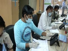 Noida Authority का call centre जहां से आप तक जरूरत का सामान पहुंचाया जा रहा है