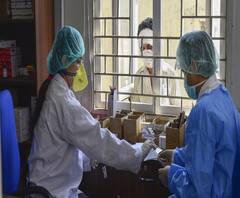 পায়ে হেঁটে বাড়ির পথে, সিউড়িতে আটকানো হল ঝাড়খণ্ডের ৩৬ জন শ্রমিককে