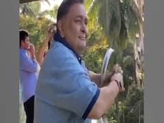 जब Rishi Kapoor ने कोरोना योद्धाओं के सम्मान में बजायी थी थाली