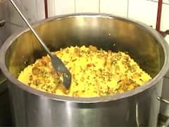 India lockdwn: IRCTC providing bulk cooked food to needy