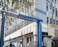 এবার করোনা আক্রান্ত হাওড়া জেলা হাসপাতালের চিকিৎসক, ভর্তি এম আর বাঙুর হাসপাতালে