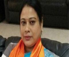 দিল্লি-ফেরত দেবশ্রী চৌধুরীর বাড়িতে 