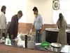 Delhi's family feeding over 2000 people daily amid lockdown | Covid-19 India