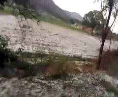 Kolhapur Hailstorm | कोल्हापुरात वाळवातील रस्त्यांवर गारांचा खच, ऊसाची हिरवीगार शेतं झाली पांढरी!