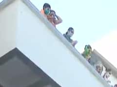 સુરતઃ વરાછાની આ સોસાયટીમાં લોકડાઉનનો ચુસ્ત અમલ, જુઓ વીડિયો