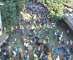 Coronavirus | मुंबईतल्या बोरिवली भाजी खरेदीसाठी नागरिकांची गर्दी