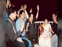 Iconic singer Lata Mangeshkar shares her favorite picture with CID team 