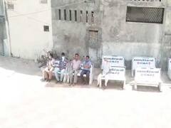 વડોદરાઃ પાદરામાં સોસાયટીના બાંકડા પર બેસવું આ લોકોને પડી ગયું ભારે, જુઓ શું થયું?