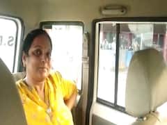 MP: रायसेन में SDM की वाइफ ने उड़ायीं Lockdown की धज्जियां, खाली सड़क पर निकलीं ड्राइविंग सीखने