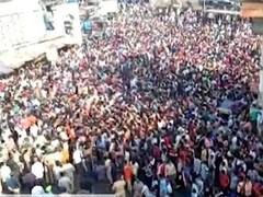 Mumbai के Bandra में भीड़ जुटाने का आरोपी हिरासत में लिया गया