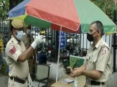 कोरोना से लड़ाई में बिना पुख्ता सुरक्षा के और तय समय से ज्यादा काम कर रही है Police, देखिए उनका दर्द