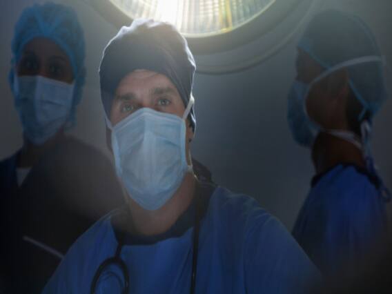 कोरोना का इलाज कर रहे डॉक्टर खुद कितनी परेशानियों का सामना कर रहे हैं ? देखिए