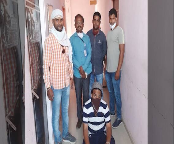 Tiktok Viral Video | नोटांना नाक पुसून घृणास्पद व्हिडीओ बनवणाऱ्यांना बेड्या; चार जणांना अटक