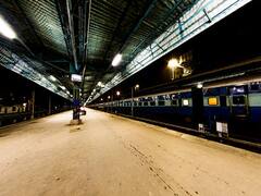 Mumbai: Rumour of train booking led to crowd gathering
