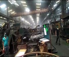 Maharashtra Lockdown | पालघरमध्ये विराज प्रोफाईल स्टील कंपनीत काम सुरु, संचारबंदीचे नियम धाब्यावर