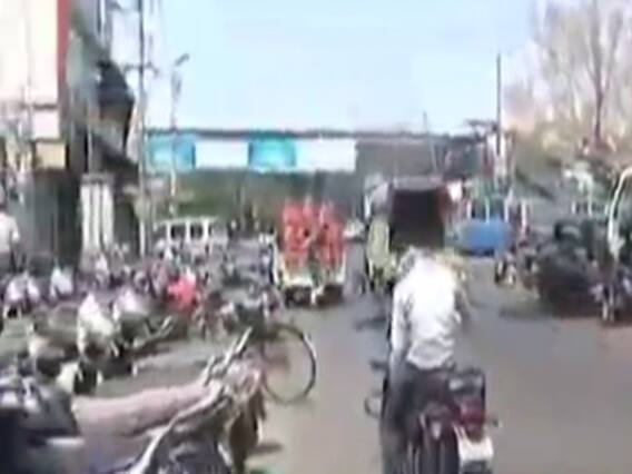 વડોદરામાં લોકડાઉનનો ભંગ કરનારા સામે પોલીસે હાથ ધરી કડક કર્યવાહી, જુઓ વીડિયો 