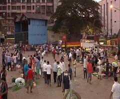  Dahisar Crowd | दहिसरच्या भाजी मार्केटमध्ये सोशल डिस्टन्सिंगचा फज्जा, नागरिकांची गर्दी