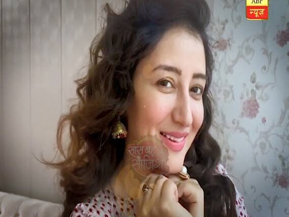 Priyanka Kandwal showcases her jewelry on Akashya Tritiya 